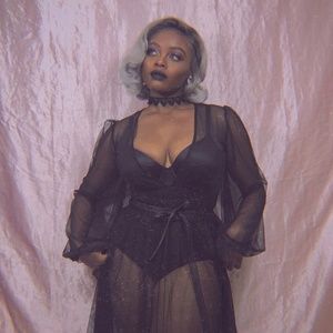 Meet your Posher, Angela